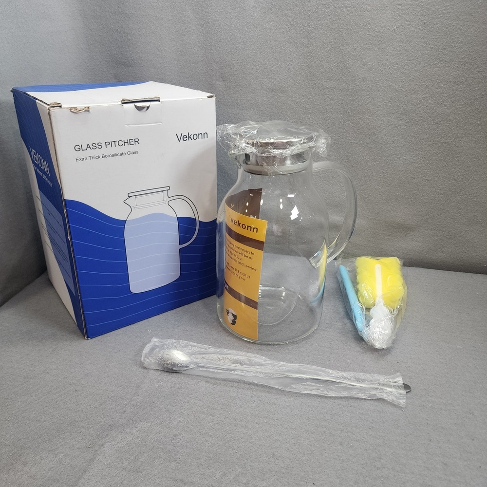 Vekonn Glass Pitcher 68oz 2L Borosilicate Clear With Lid and Spoon VP1401L-MG01